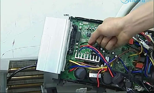 青岛市美的空调电话是多少